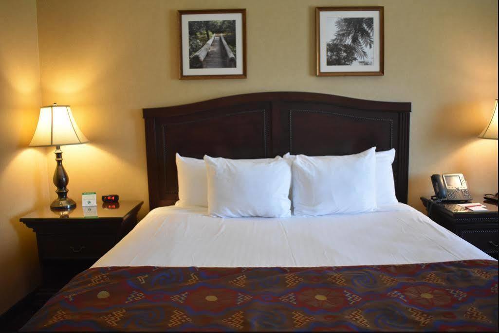Cherokee Casino West Siloam Springs Resort エクステリア 写真